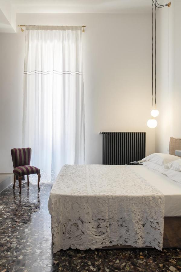 Ortigia'S Gate Bed & Breakfast Syracuse Bagian luar foto